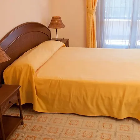 Paradiso 4*
