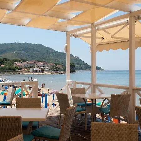 Paradiso 4*