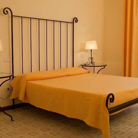 Hotel Paradiso