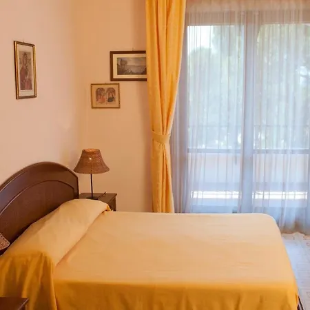 Paradiso 4* סנטה מריה די קסטלבאטה